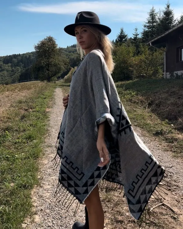 Poncho Elia