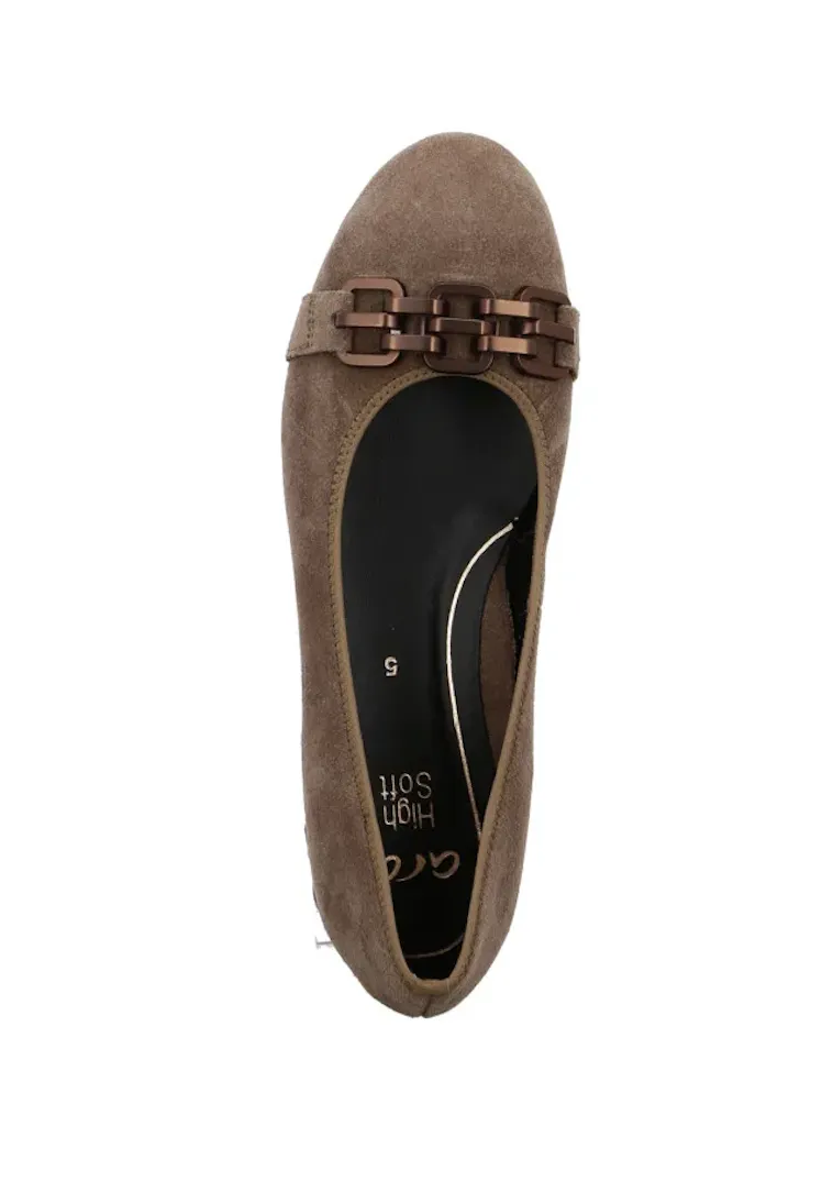 WOMEN'S ARA SCOUT BALLET FLAT CHAIN | SESAME SUEDE